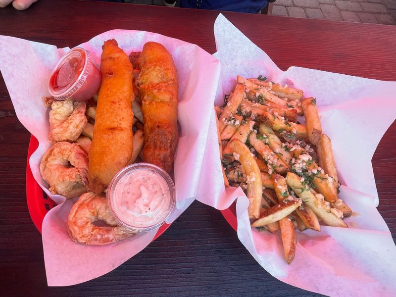 Hours That Fit a Lunch or Early Dinner