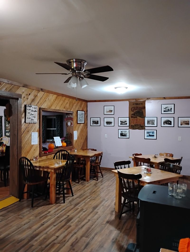 Taste Of Home Restaurant, Mapleton