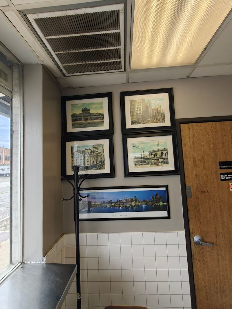 Tasting The Southwest Detroit Burger History