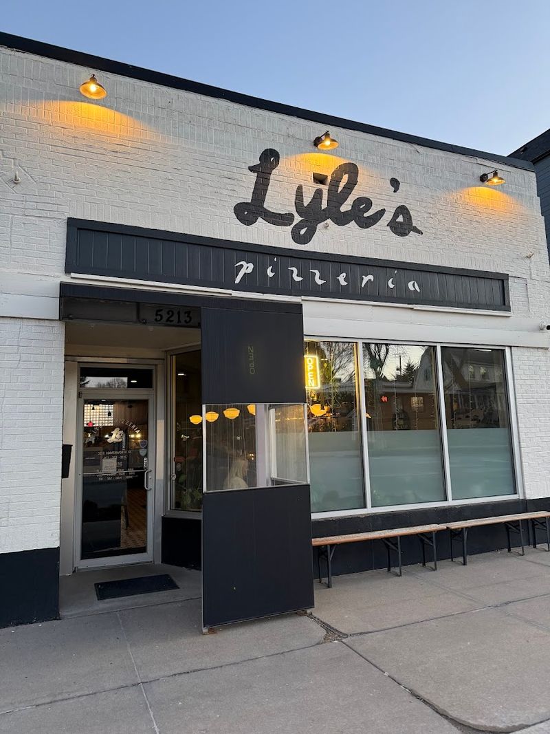 Lyle's Pizzeria