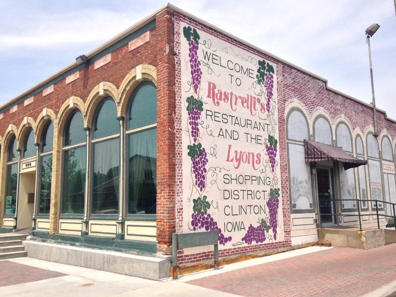 Rastrelli's Restaurant, Clinton