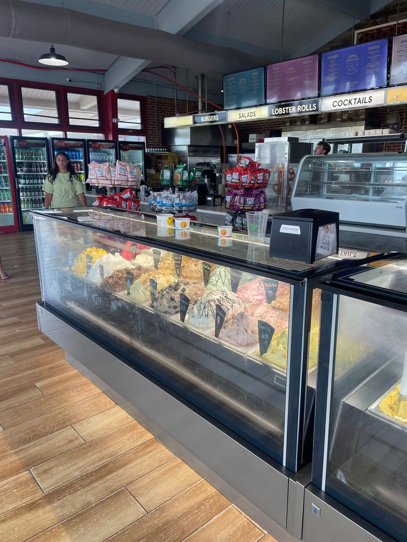 Robert Moses State Park – Yummier Beach Club Concessions