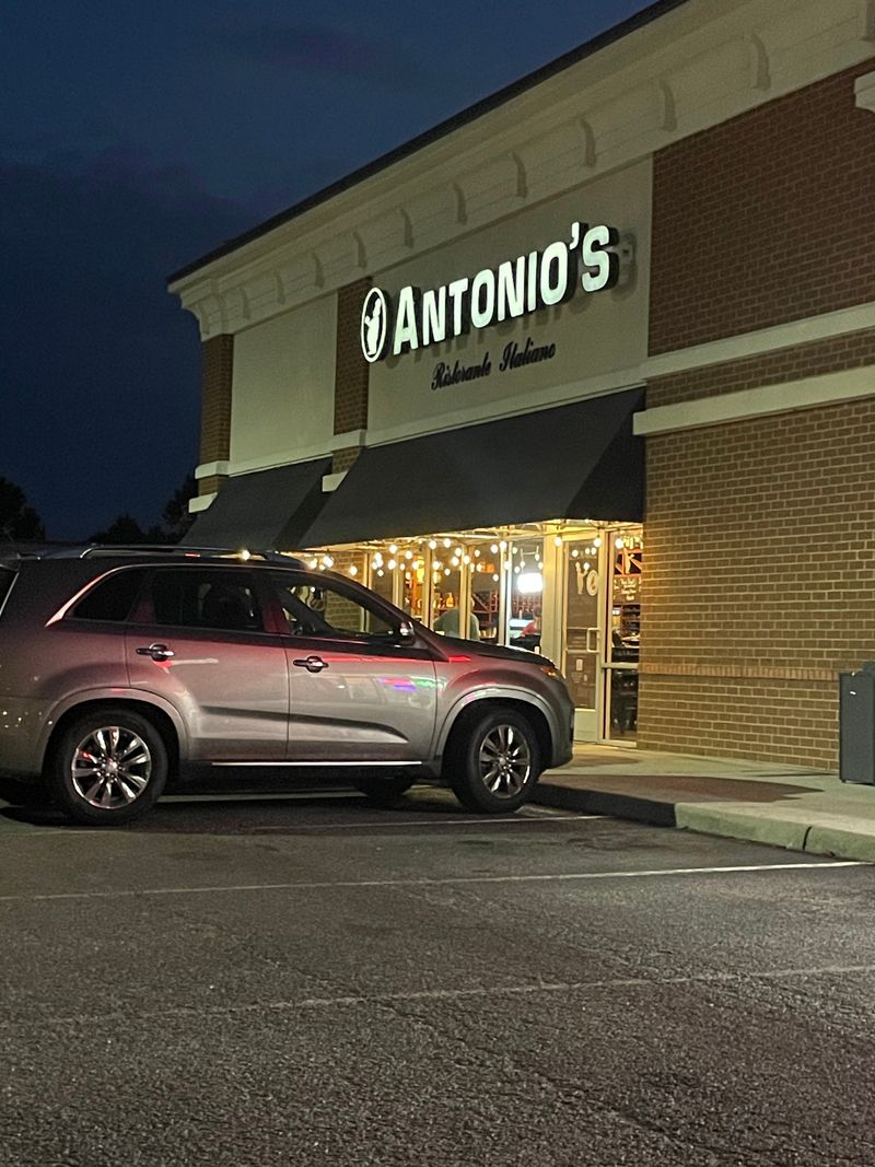 Antonio’s Wine Bar & Restaurant, 11956 Iron Bridge Plaza, Chester – Pocahontas State Park