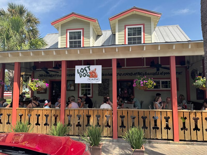 Lost Dog Cafe – Folly Beach