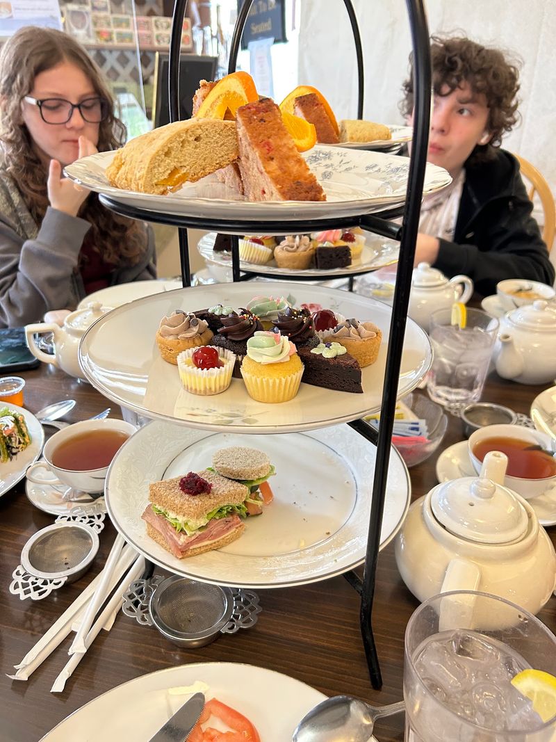 Tea Service That Feels Like An Event Tea Service That Feels Like An Event