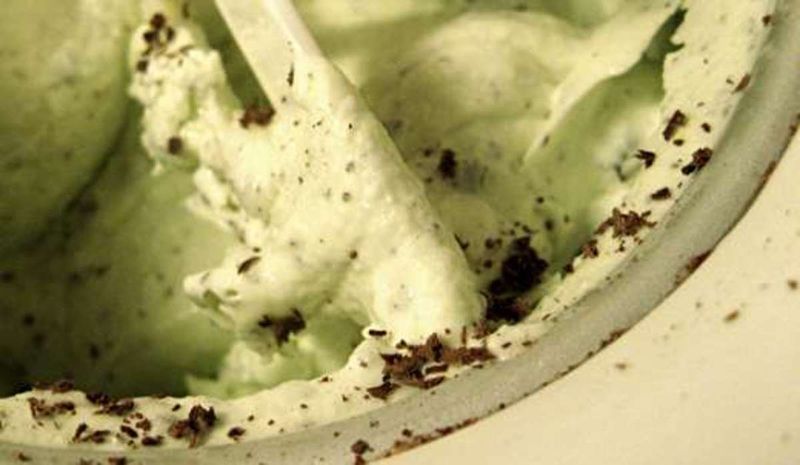 Mint Chocolate Chip: The Refreshing Crowd-Pleaser