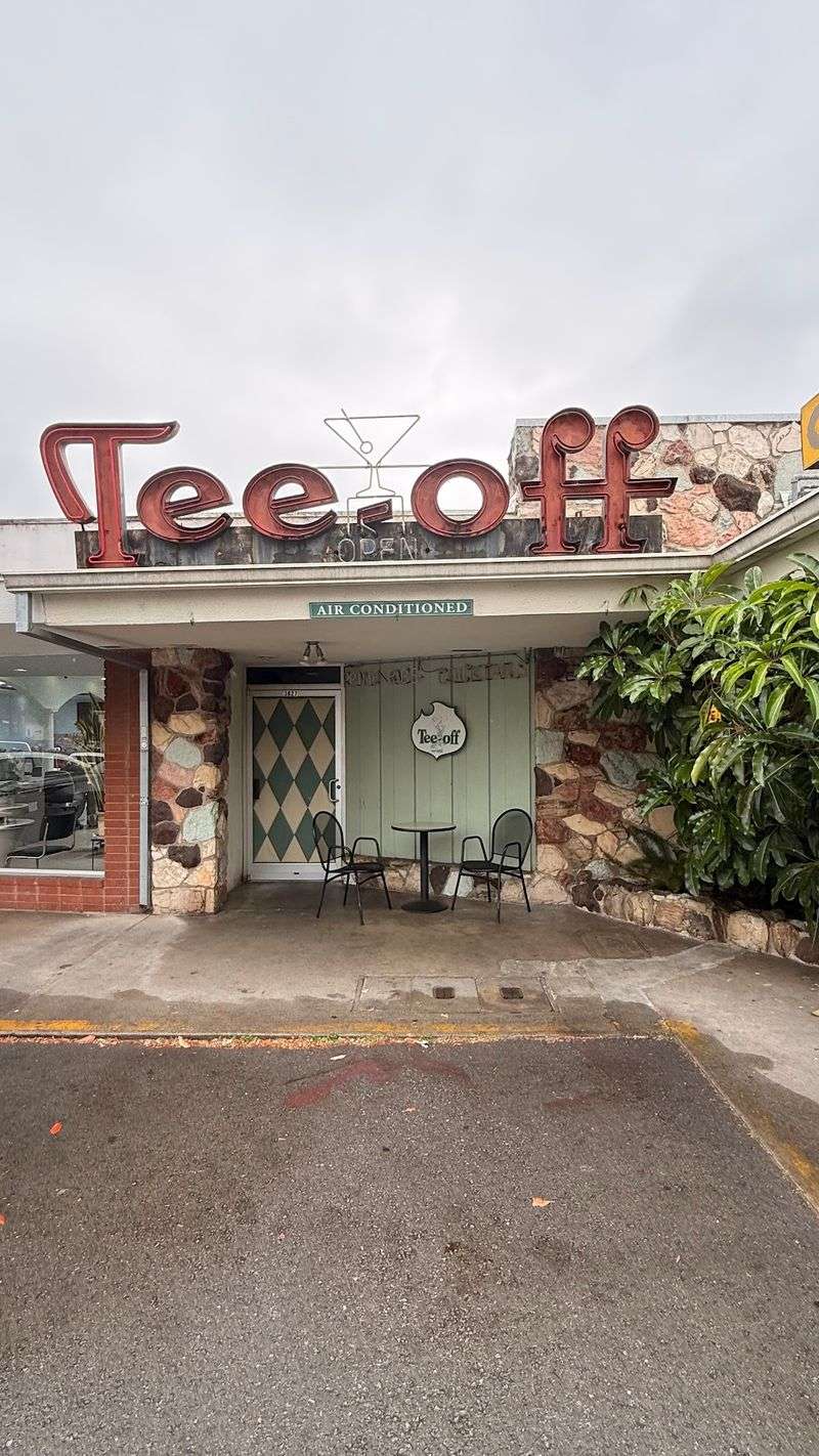 Tee-Off Restaurant And Lounge