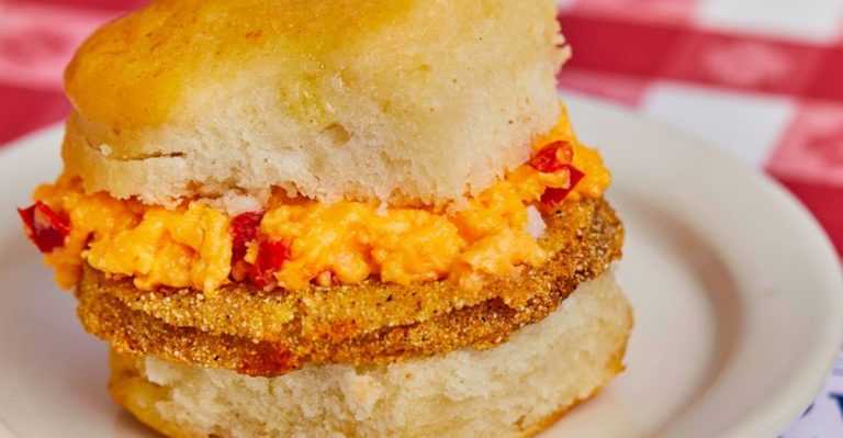 Tennesseans Can’t Stop Talking About The Legendary Fried Green Tomato Burgers At This Local Spot