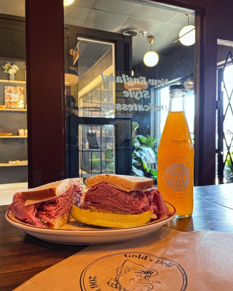 Gold's Deli – Columbia