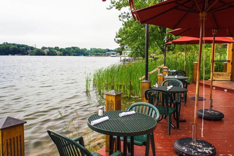 Rose’s On Reeds Lake