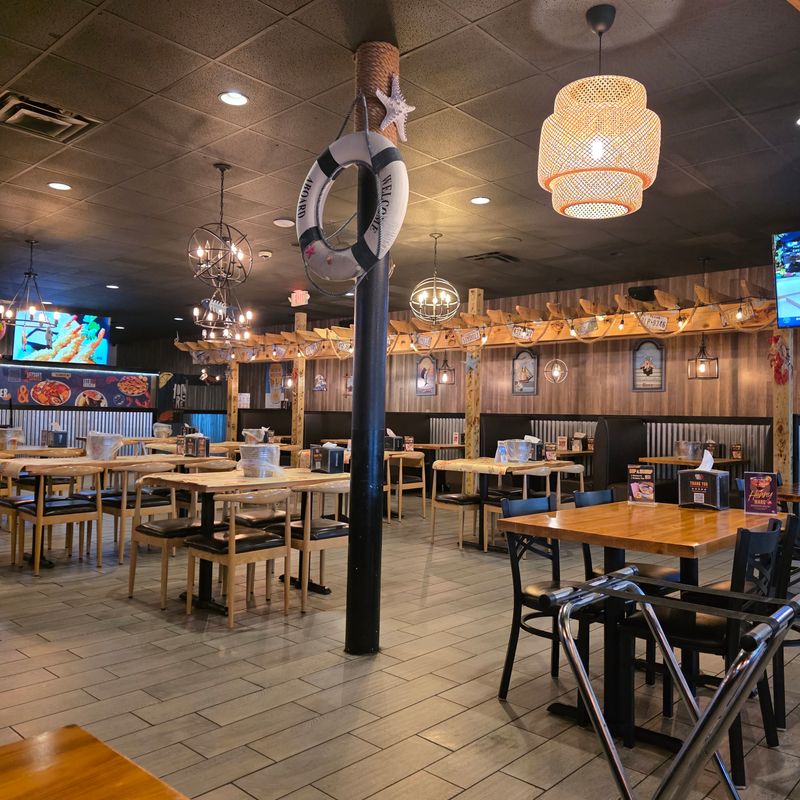 Hook & Reel Cajun Seafood & Bar, Southgate