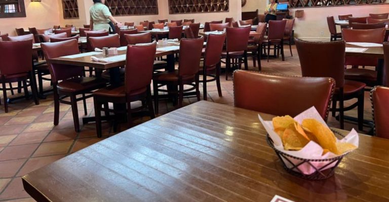 Texas Diners Retirees Believe Still Prepare Classics Just Like Back Then