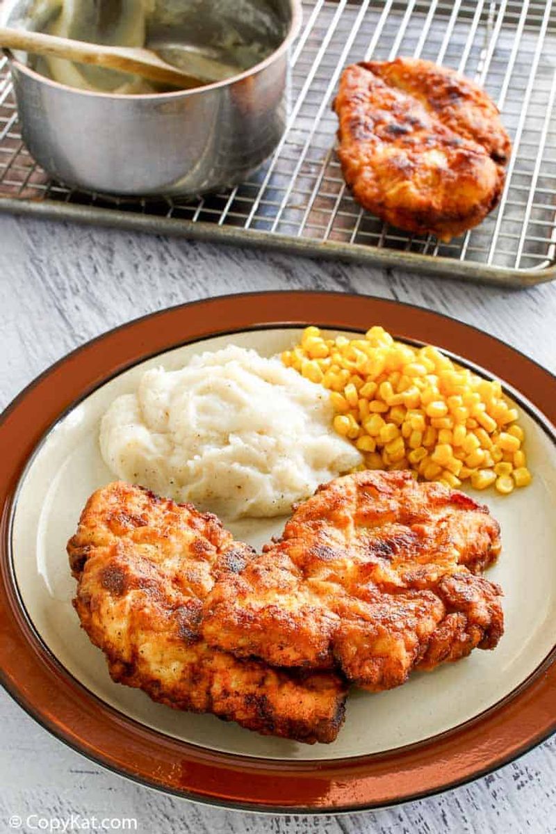 Cracker Barrel: Comfort Food Heaven