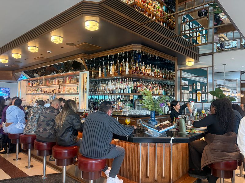 Service Style, Value, And Practical Tips