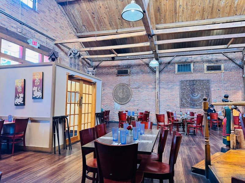 Thai 9, Dayton