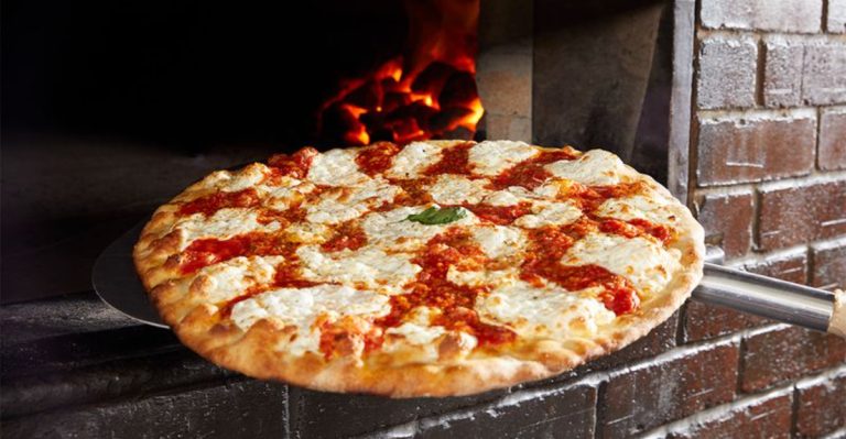 The #1 Pizza Chain In The U.S. Plus The Rest Of The Top 15 (According To Data)