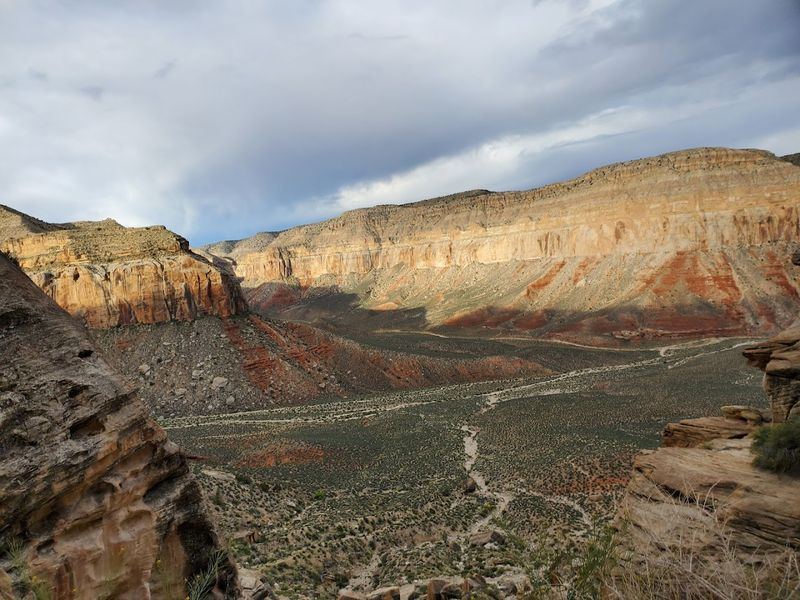 The 10-Mile Hike From Hualapai Hilltop