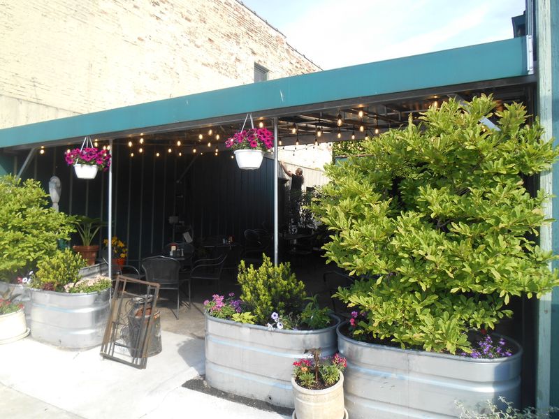 Finding Your Way To Broadway Street For The Ultimate Fish Experience