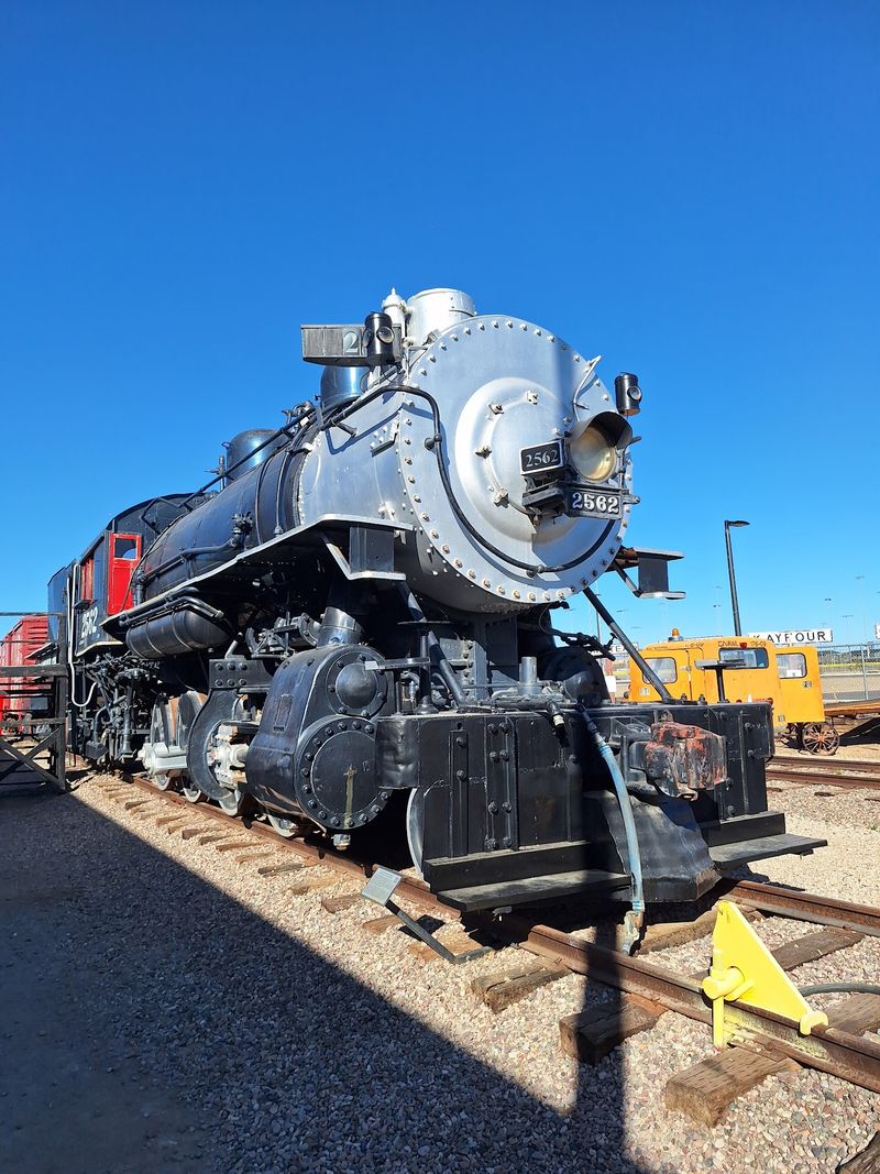 The 1906 Steam Engine That Steals Every Photo