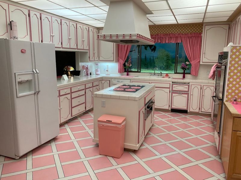 The 1970s Kitchen That Froze Time Perfectly The 1970s Kitchen That Froze Time Perfectly