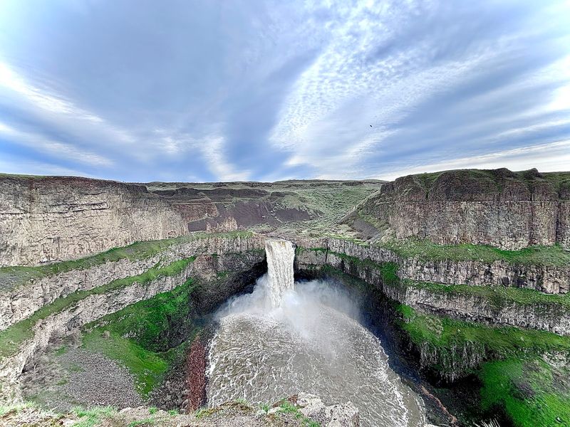 The 198-Foot Waterfall That Steals The Show The 198-Foot Waterfall That Steals The Show