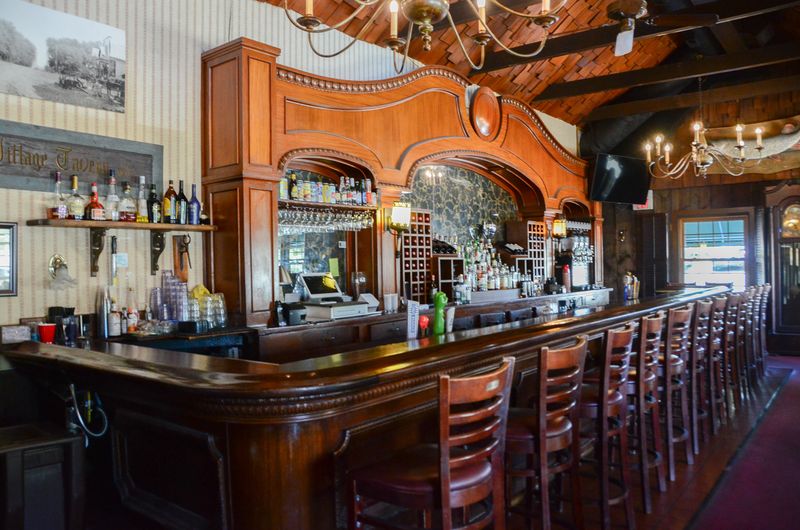 The 35-Foot Mahogany Bar Rescued From a Chicago Landmark The 35-Foot Mahogany Bar Rescued From a Chicago Landmark