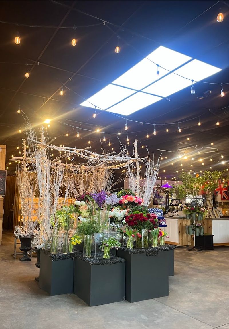 A Flower Shop Lives Inside The Cafe, And It Works Perfectly