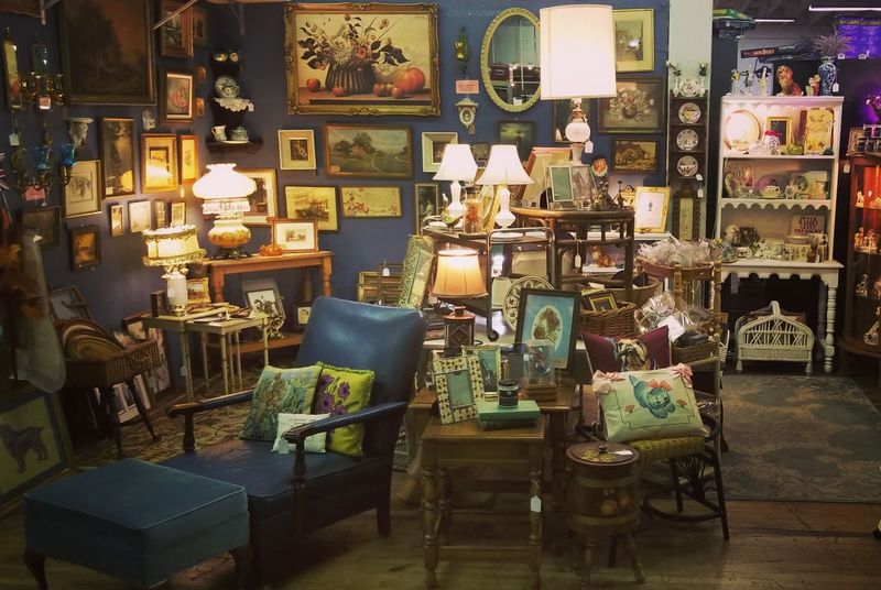 Mid-Century Furniture That Belongs In A Magazine