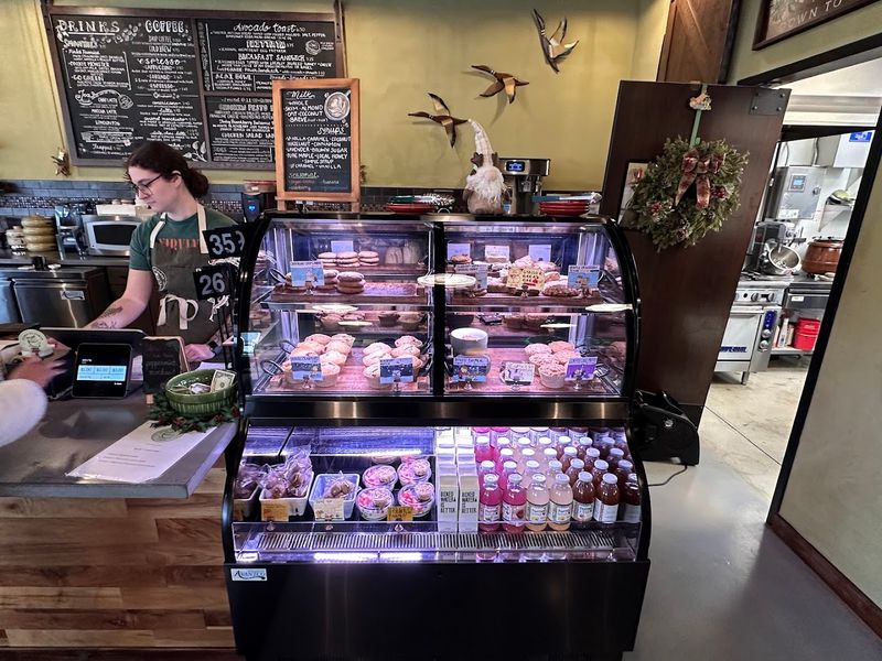 Operating Hours That Reward the Early Riser