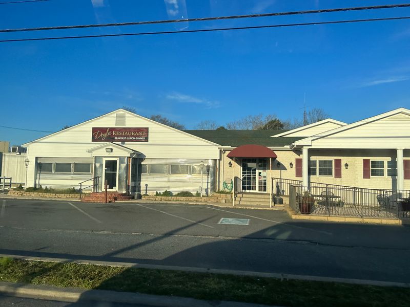 A Location That Serves Beach Traffic and Locals Alike