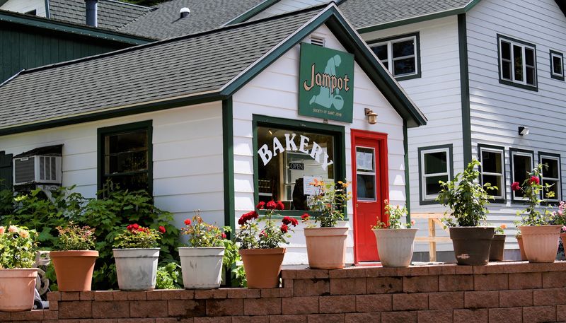 Jampot, Eagle Harbor