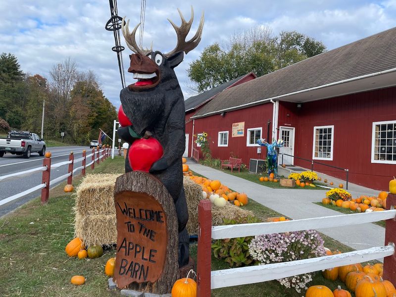 The Apple Barn And Bakeshop
