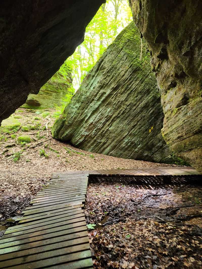 Nelson-Kennedy Ledges State Park – Slot Canyons Ohio-Style