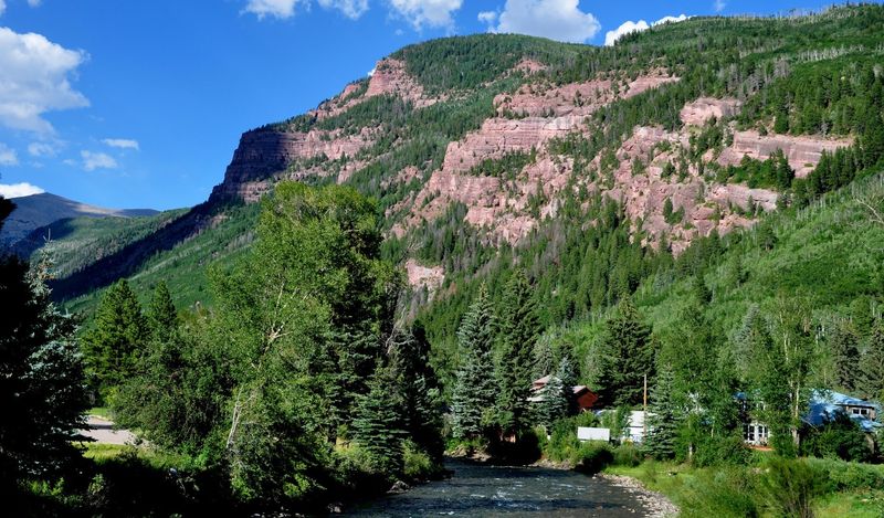 Red Cliffs, Green Valley, No Filter Required