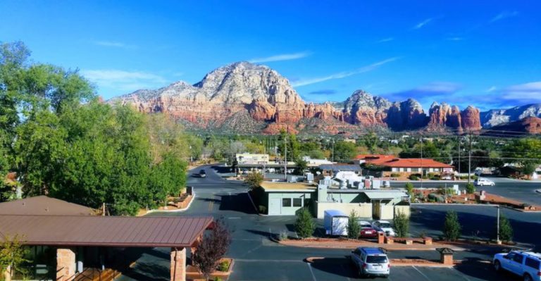 The Arizona Desert Town That Locals Say Is Tourist-Ruined Beyond Recognition