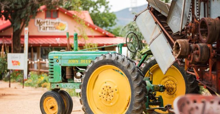 The Arizona Farm Bakery Where Pot Pies Steal The Show Every Spring