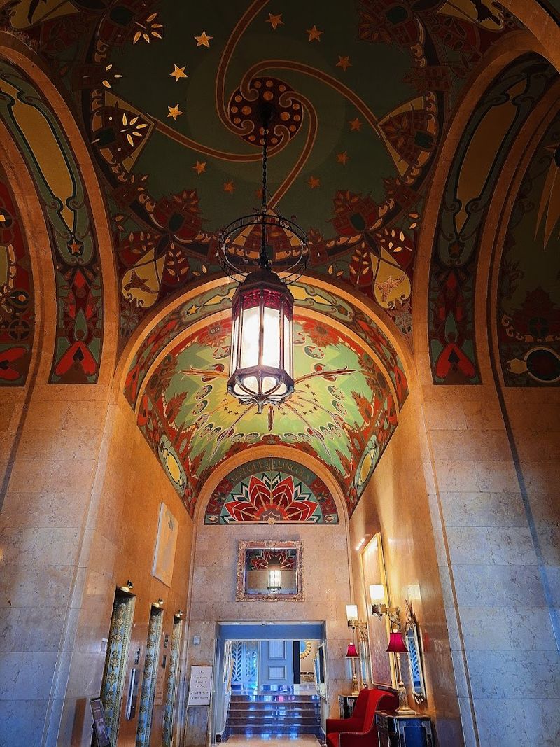 The Art Deco Details That Make Your Eyes Work Overtime The Art Deco Details That Make Your Eyes Work Overtime