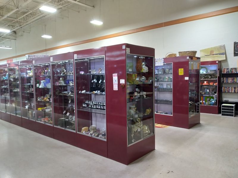 Jewelry and Accessories Worth a Closer Look