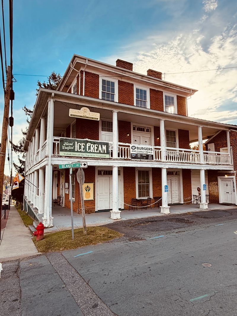 The Lafayette Inn & Restaurant — 146 Main St