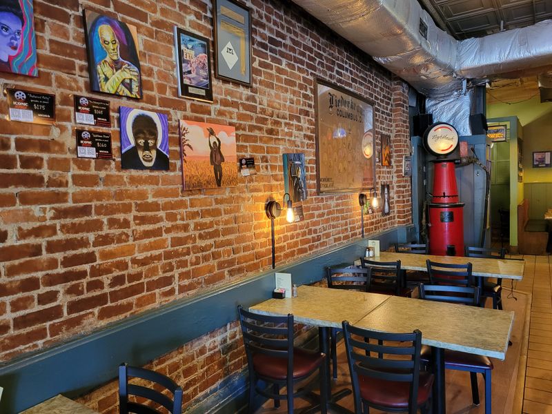 Service That Knows When to Chat and When to Step Back