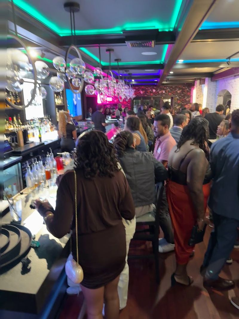 Honey Cornbread That Regulars Refuse To Skip