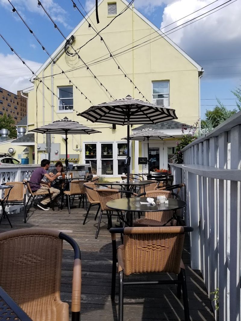 The Outdoor Seating Setup That Works Even When It's Cold