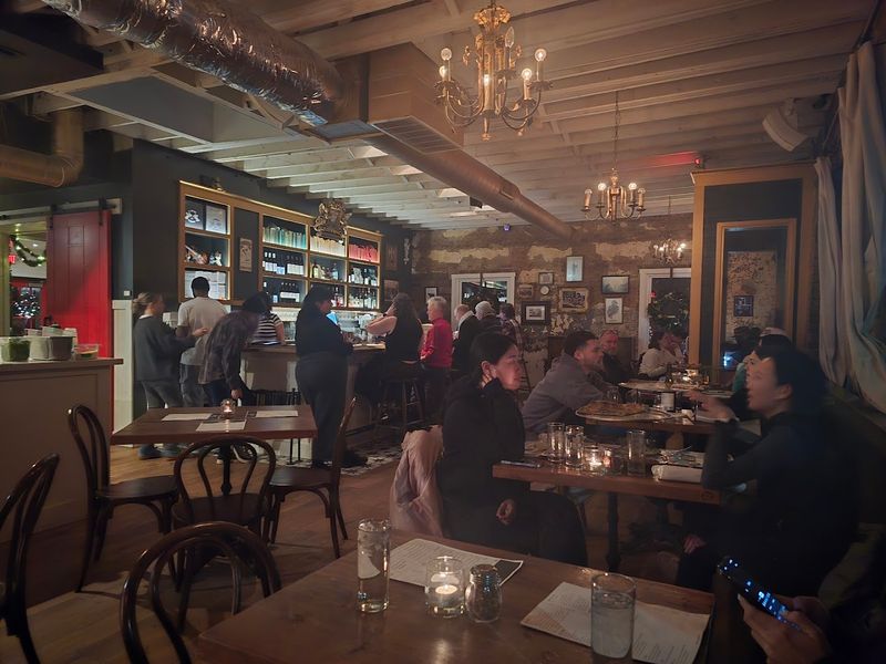 Service That Keeps Up With a Packed House