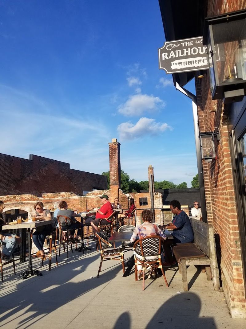 The Outdoor Patio That Steals the Show in Warm Weather