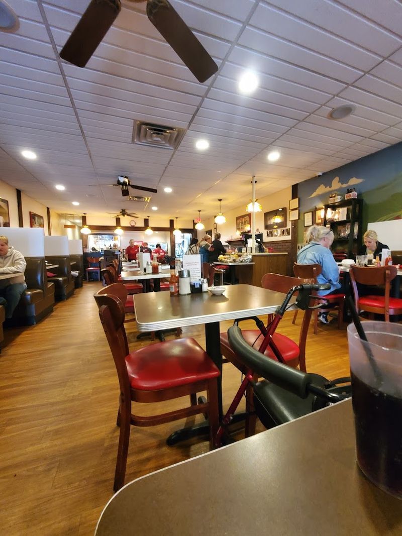 The Atmosphere Inside the Dining Room