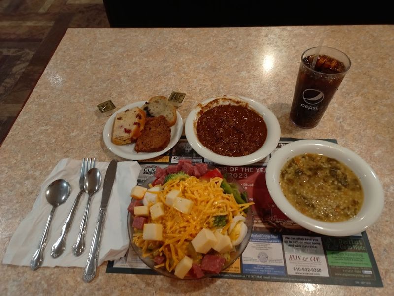 Sandwiches And Soups Punch Well Above Their Price