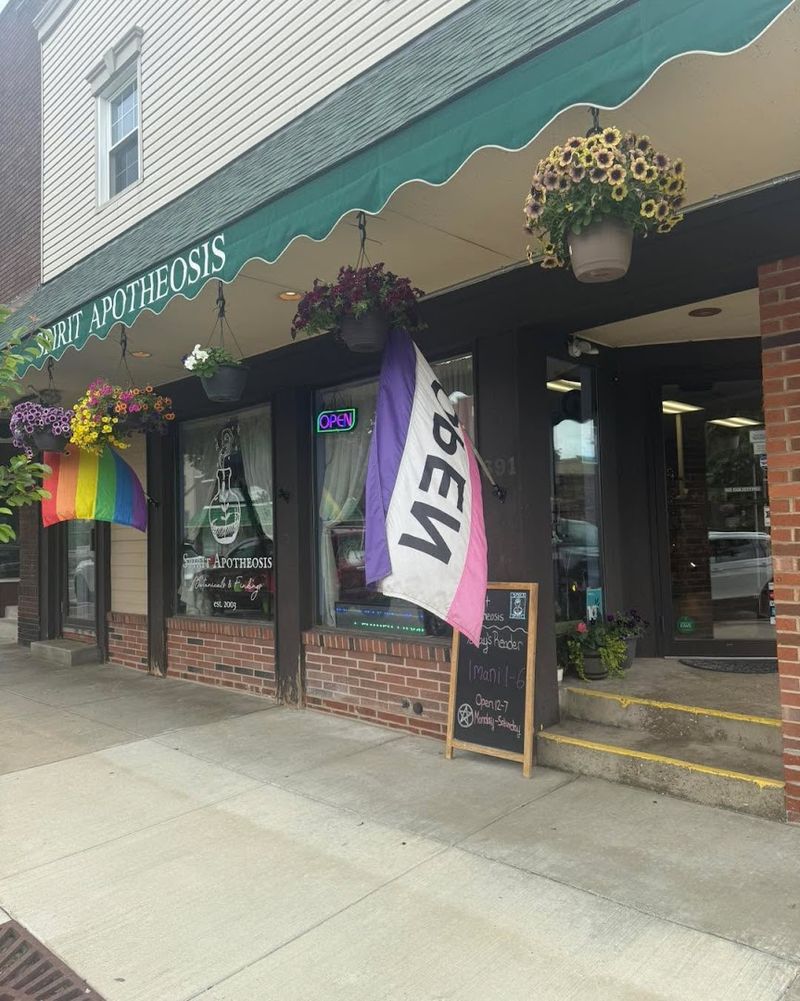 Visiting Hours and Practical Tips