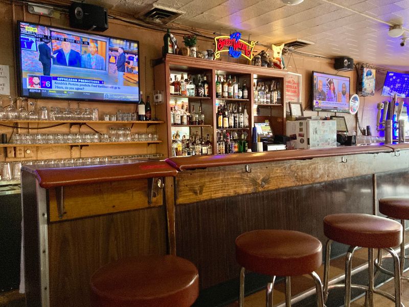 Service That Balances Efficiency with Friendliness