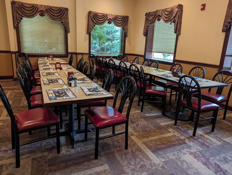 The Atmosphere Is Clean, Calm, And Comfortable