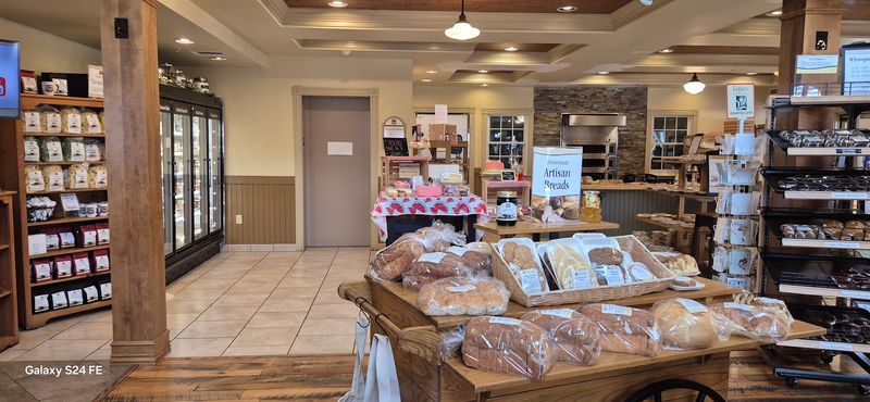 The Bakery Has A 4.4 Star Rating Across Hundreds Of Reviews